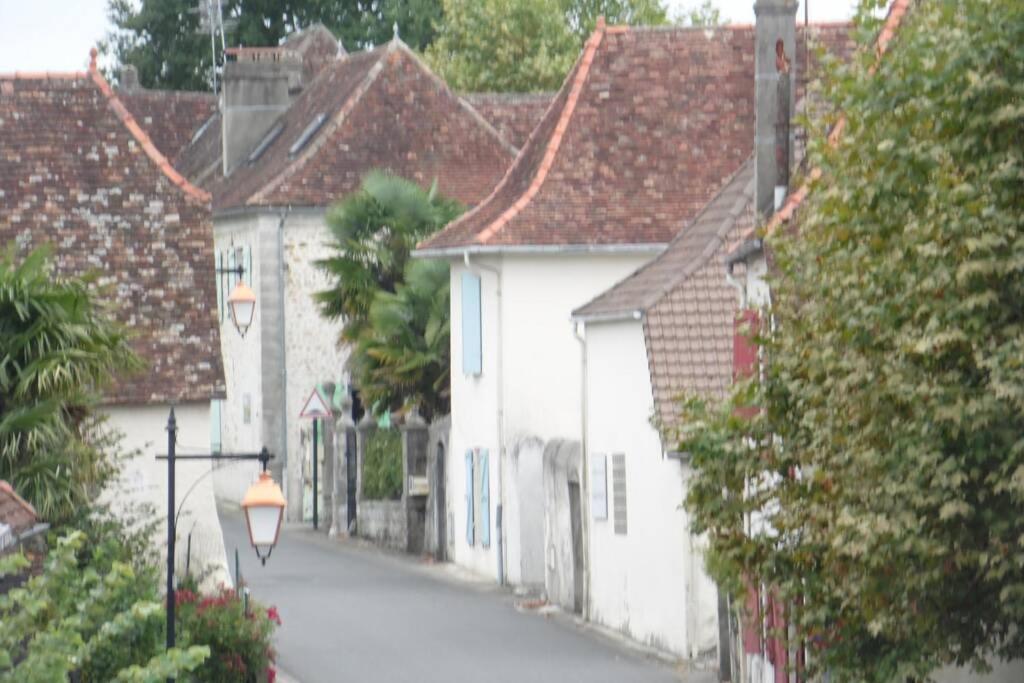 Appartement Meuble Classe 2 Etoiles Tout Confort Lagor Eksteriør billede