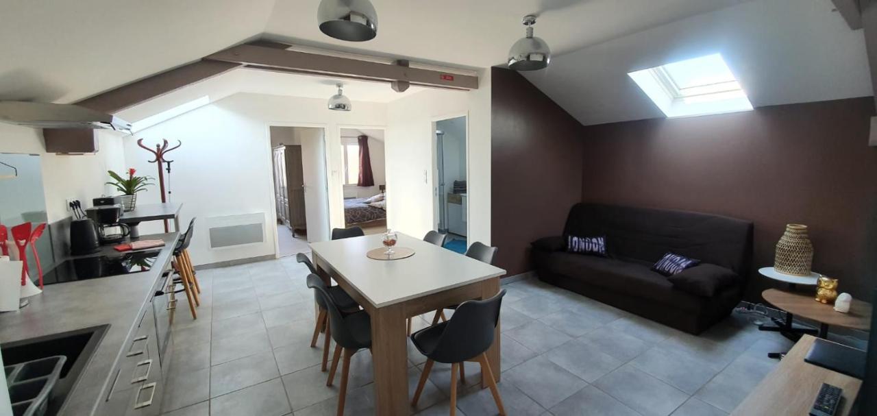 Appartement Meuble Classe 2 Etoiles Tout Confort Lagor Eksteriør billede